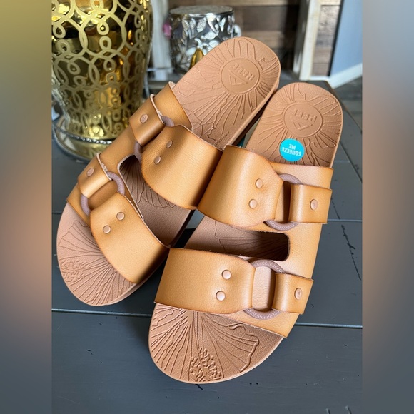 Reef Tan Slide Sandals Size 10 NWT - Picture 1 of 8